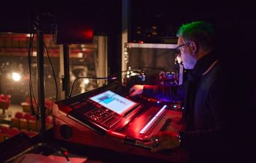 Octagon Backstage image