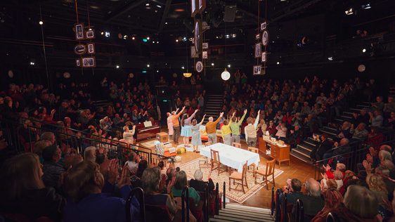 Image of applause at end of the show
