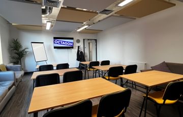 Sue Hodgkiss Room  class room style