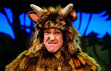 A man dressed as Gruffalo