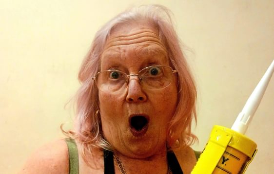 Image of a Nanna in rubber gloves